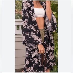 SPIRITUAL GANGSTER One Size Black Floral Lightweight‎ Maya Kimono Beachy Boho